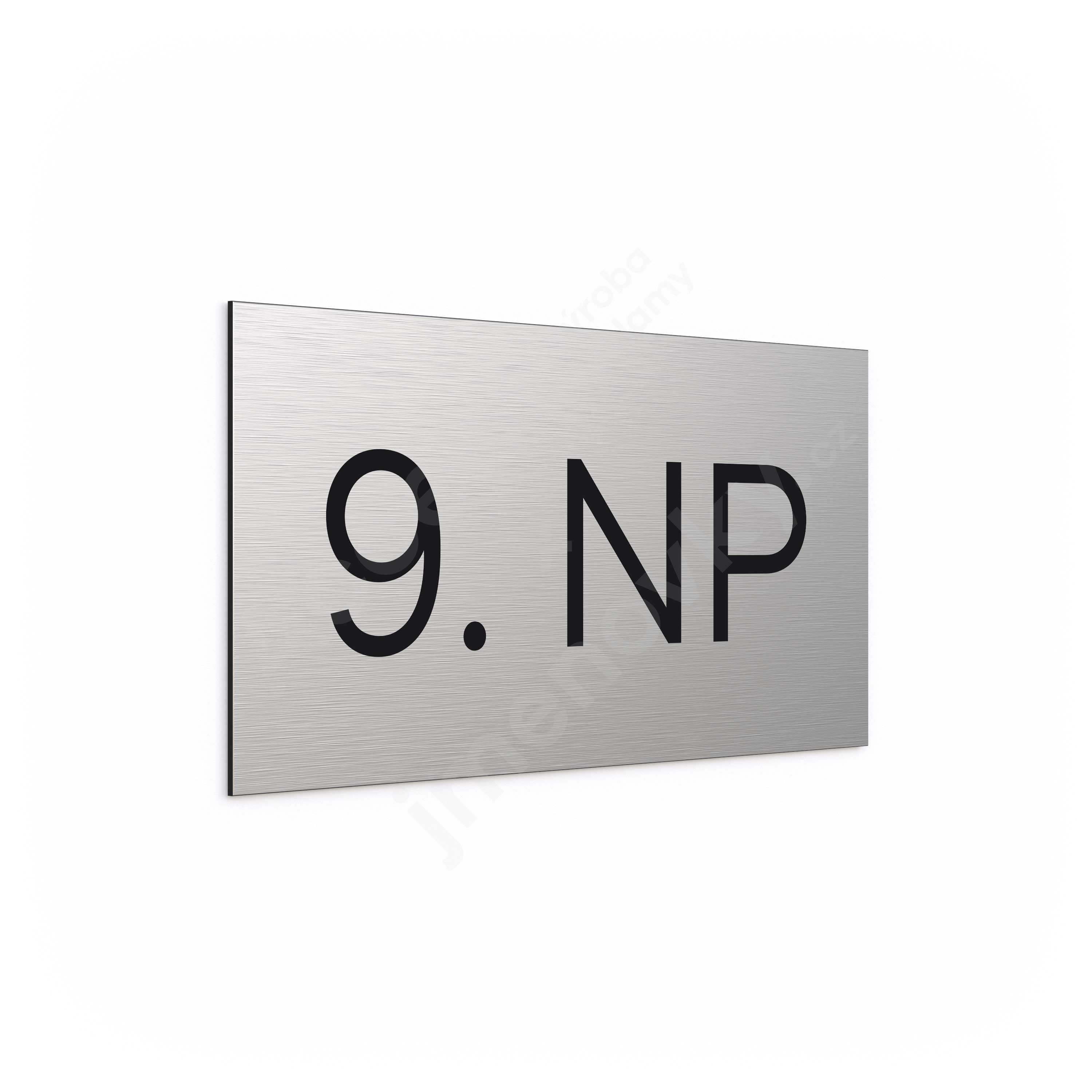 Oznaen podla "9. NP" - stbrn tabulka - ern popis