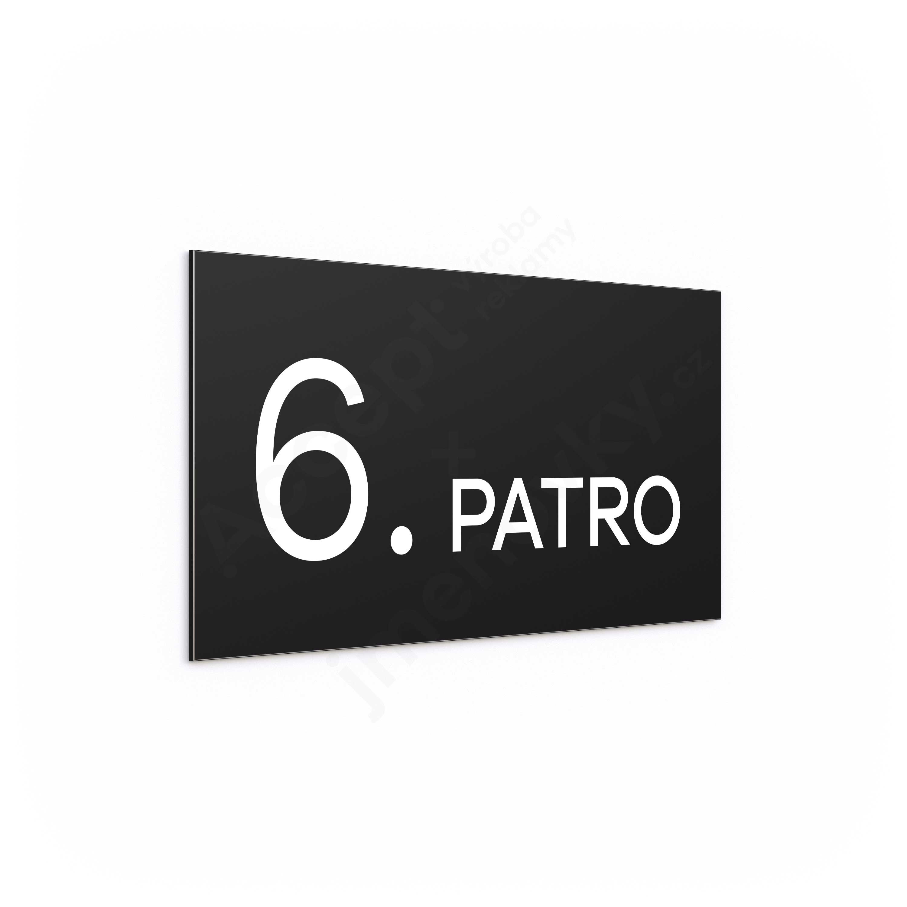 Označení podlaží "6. PATRO" - černá tabulka - bílý popis
