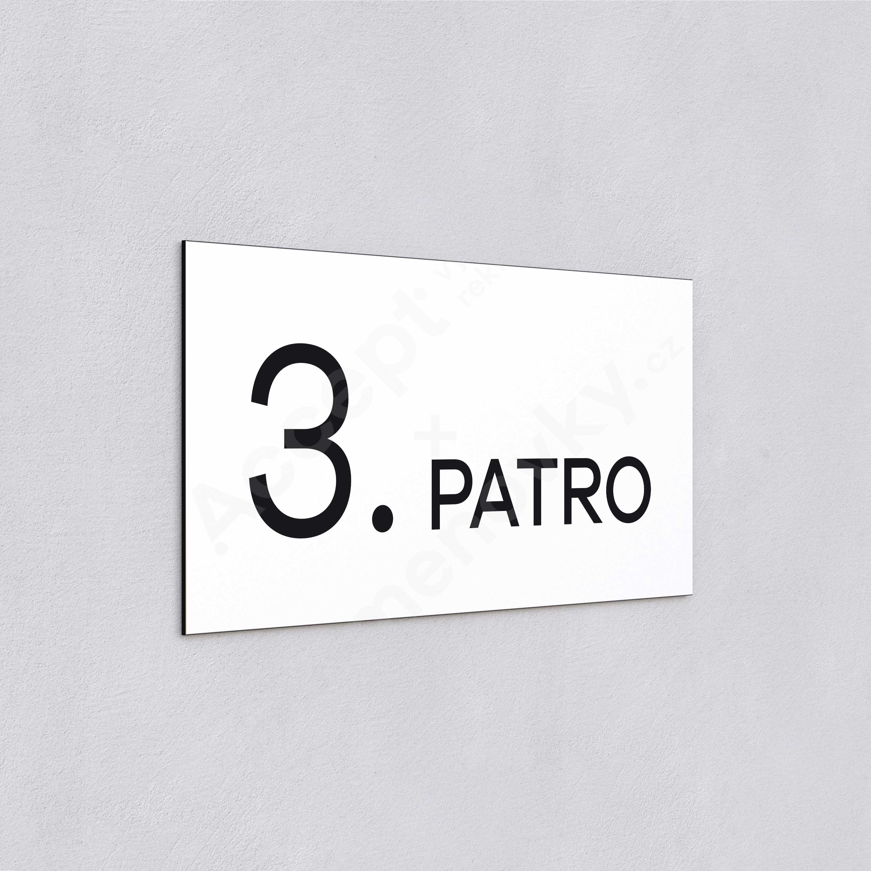 Označení podlaží "3. PATRO" - bílá tabulka - černý popis