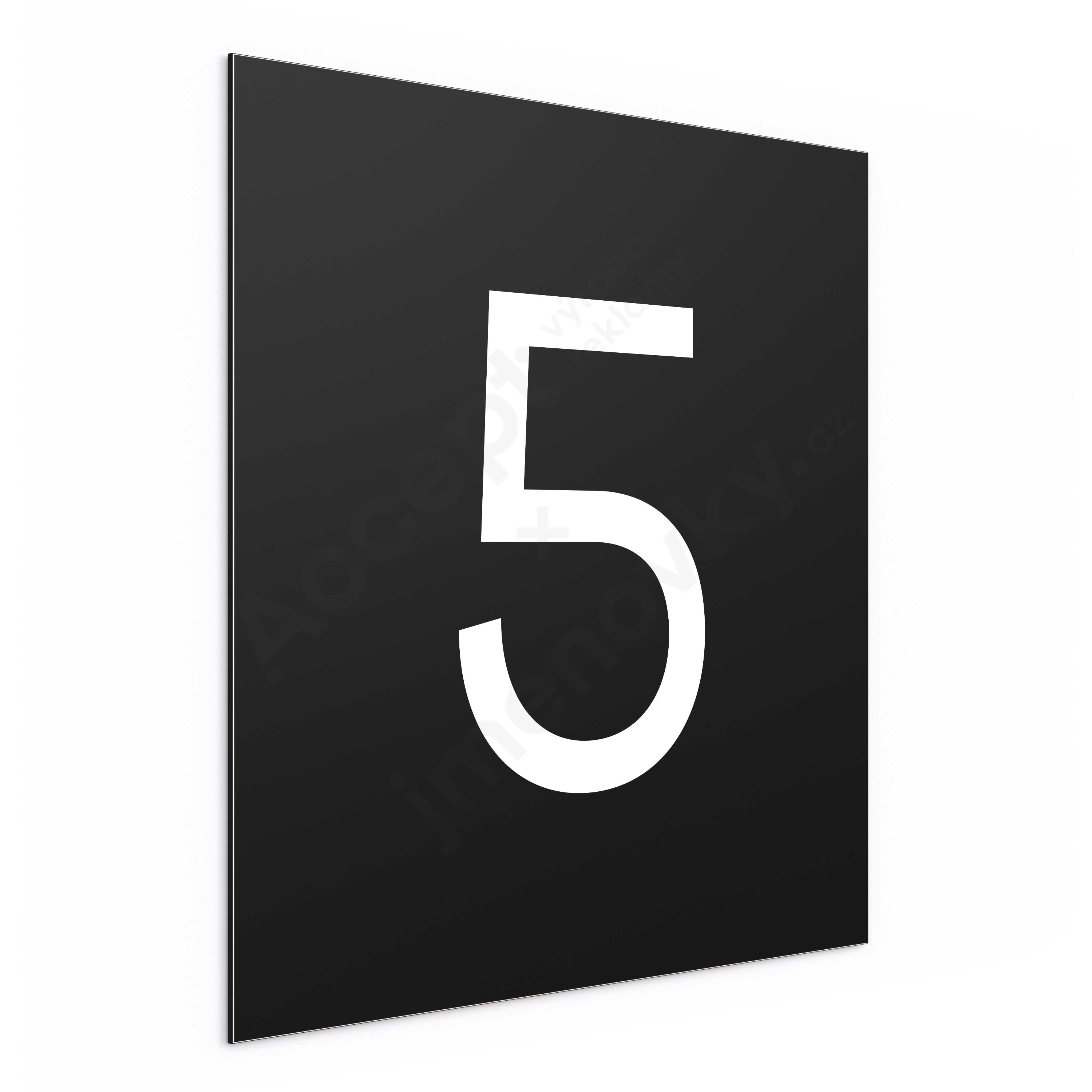Označení podlaží - číslo "5" - černá tabulka - bílý popis