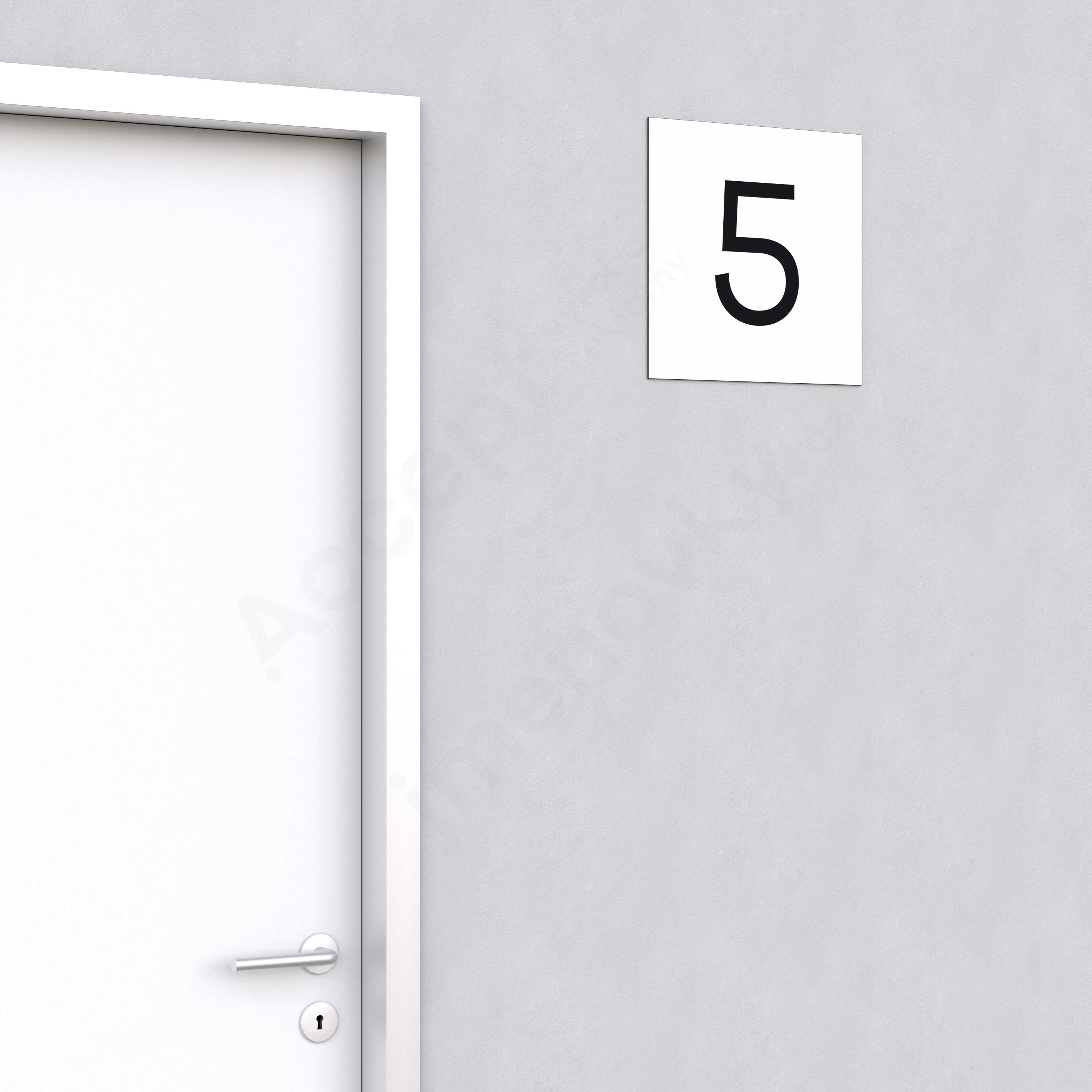 Označení podlaží - číslo "5" - bílá tabulka - černý popis - náhled