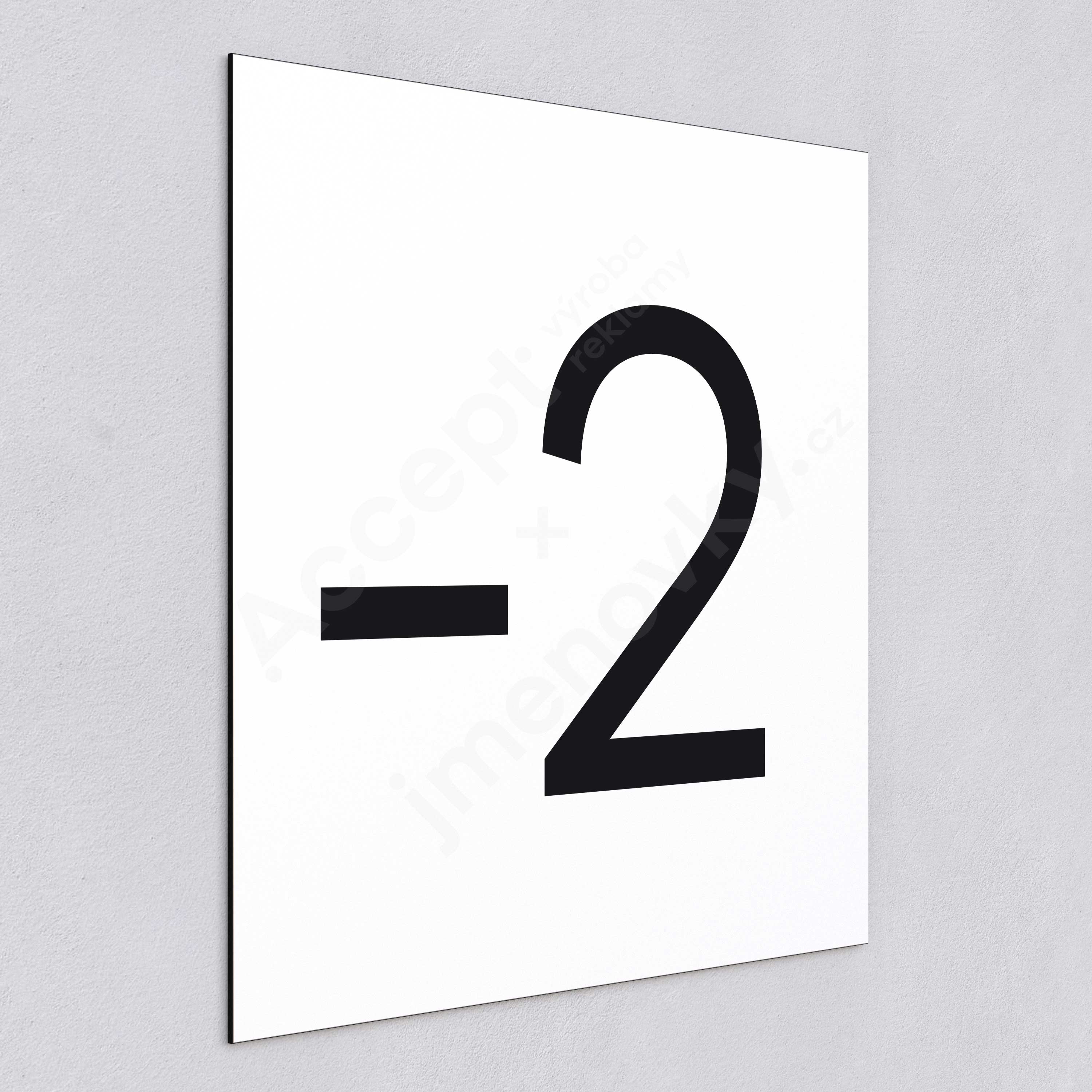 Označení podlaží - číslo "-2" - bílá tabulka - černý popis