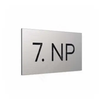 Označení podlaží "7. NP" - stříbrná tabulka - černý popis