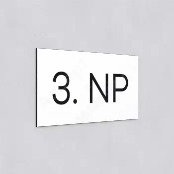Označení podlaží "3. NP" - bílá tabulka - černý popis