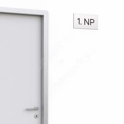 Označení podlaží "1. NP" - stříbrná tabulka - černý popis - náhled