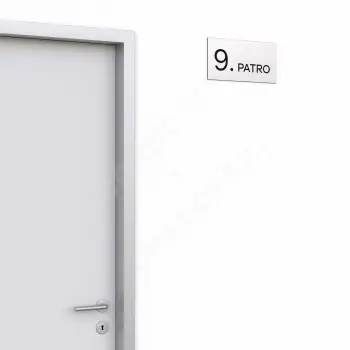 Označení podlaží "9. PATRO" - stříbrná tabulka - černý popis - náhled