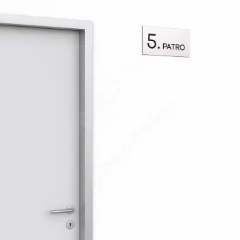 Označení podlaží "5. PATRO" - stříbrná tabulka - černý popis - náhled
