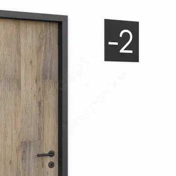 Označení podlaží - číslo "-2" - černá tabulka - bílý popis - náhled